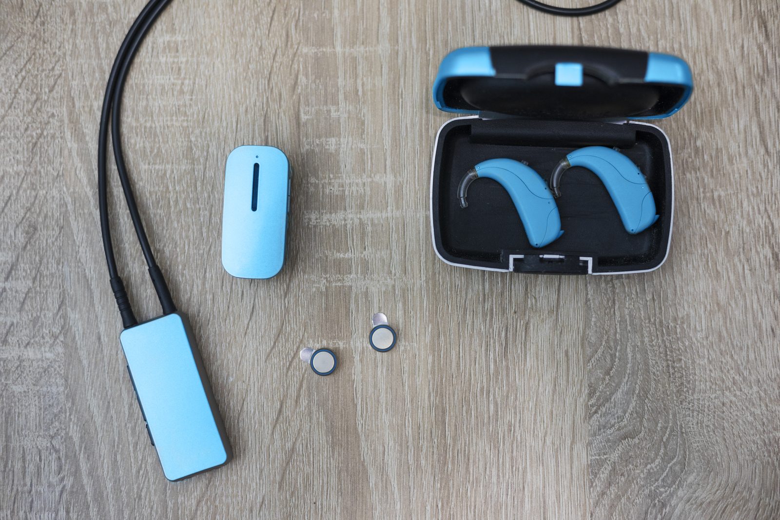 助聽器充電盒、遙控器與無線串流配件